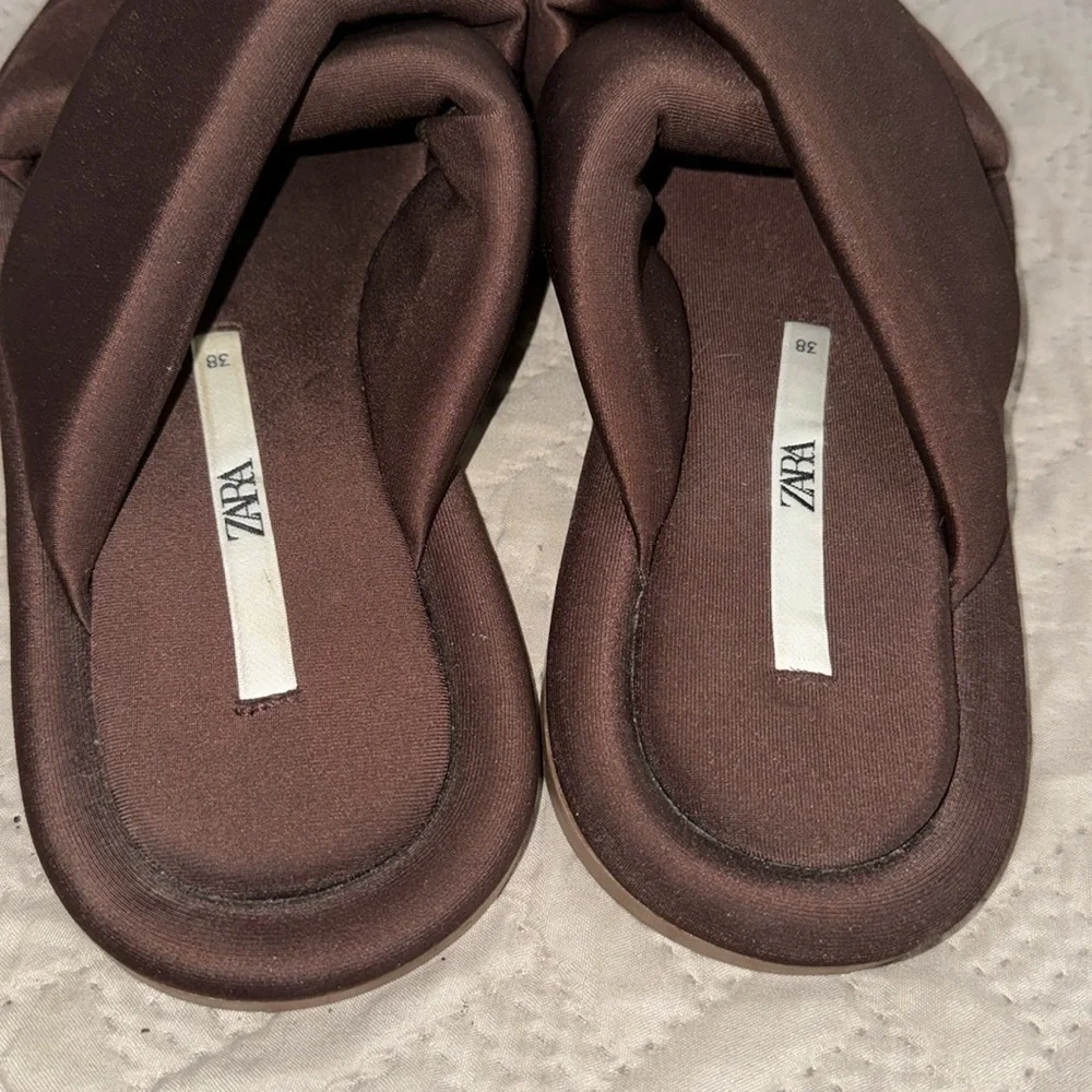 #70 Zara Brown Quilted Slip On Sandals Size 8 (38) - Picture 2 of 4